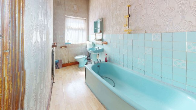 31 Kenlor Road, Tooting, London, SW17 0DG 6