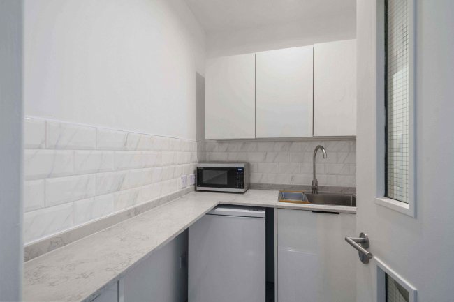 19 Douglas Street, London SW1P 4PA 1