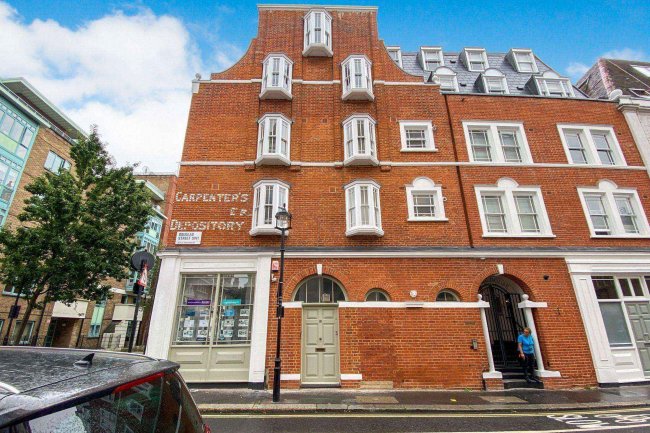 19 Douglas Street, London SW1P 4PA 1