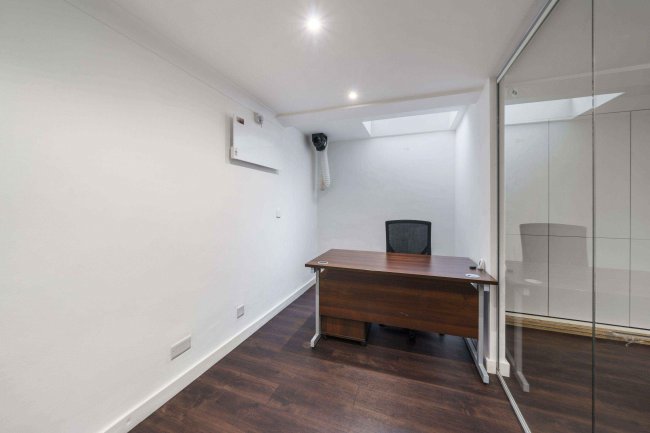 19 Douglas Street, London SW1P 4PA 1