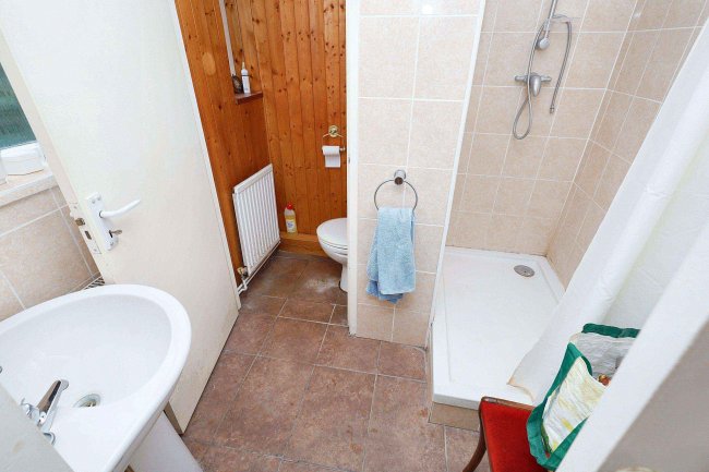 44 Goldsmith Lane, Roe Green Village, Kingsbury, London NW9 9AS 6