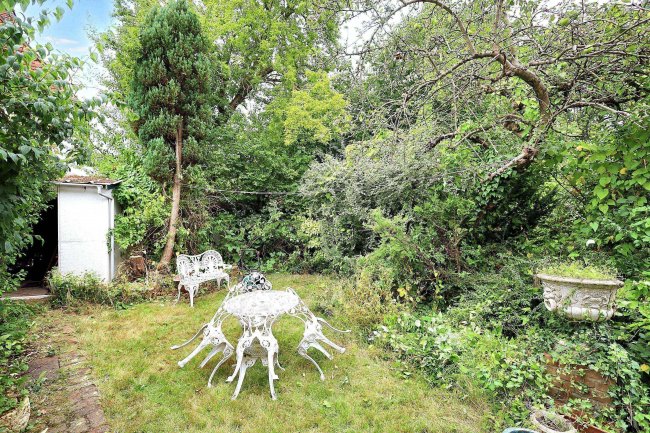 44 Goldsmith Lane, Roe Green Village, Kingsbury, London NW9 9AS 6