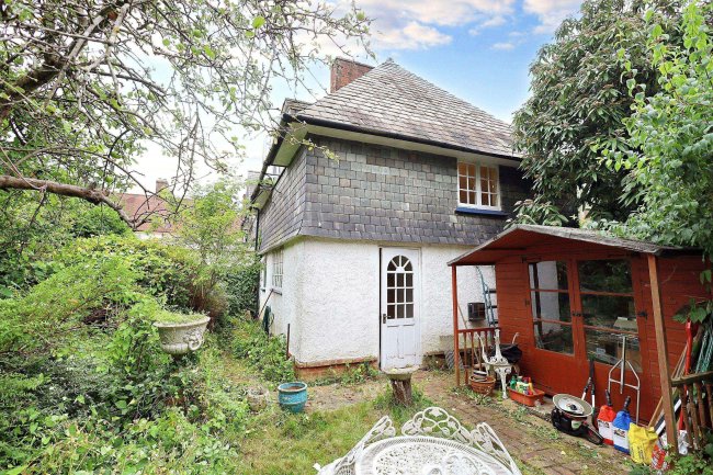 44 Goldsmith Lane, Roe Green Village, Kingsbury, London NW9 9AS 6