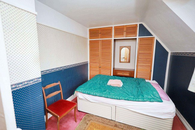 44 Goldsmith Lane, Roe Green Village, Kingsbury, London NW9 9AS 6