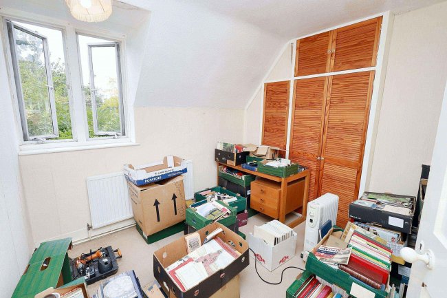 44 Goldsmith Lane, Roe Green Village, Kingsbury, London NW9 9AS 6