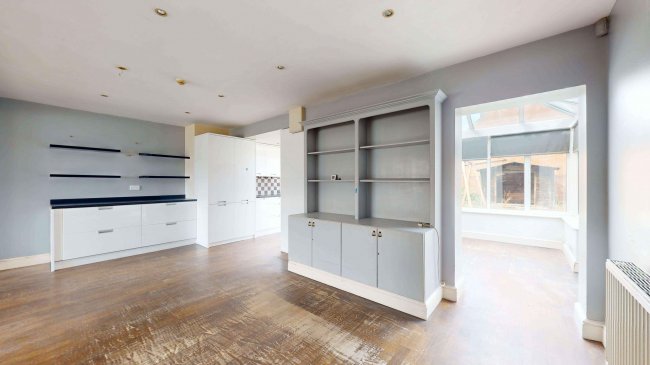 26 Marlowe Square, Mitcham, CR4 1DT 9