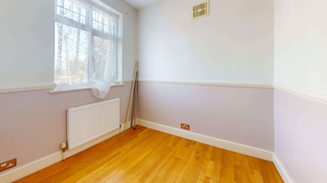 26 Marlowe Square, Mitcham, CR4 1DT 9