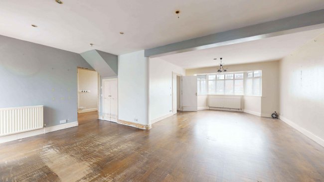 26 Marlowe Square, Mitcham, CR4 1DT 9