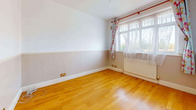 26 Marlowe Square, Mitcham, CR4 1DT 9