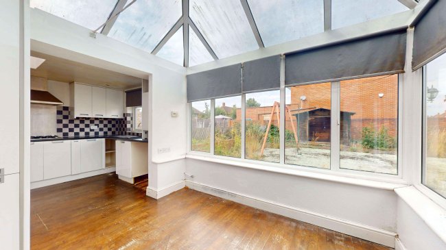 26 Marlowe Square, Mitcham, CR4 1DT 9