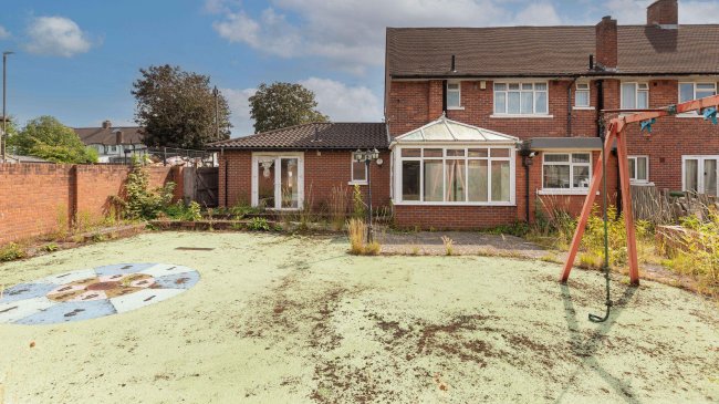 26 Marlowe Square, Mitcham, CR4 1DT 9