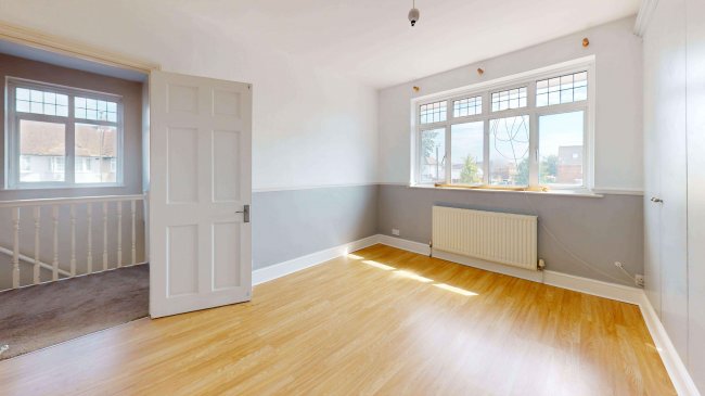 26 Marlowe Square, Mitcham, CR4 1DT 9