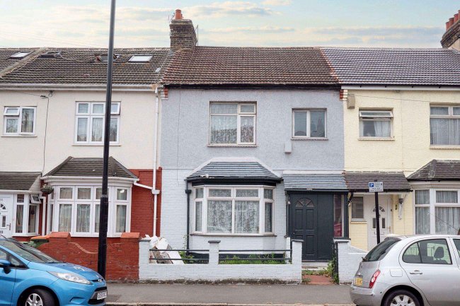 256 Burges Road, East Ham, London, E6 2ES 4