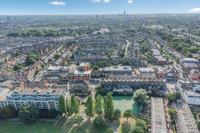 280 Kilburn High Road, London NW6 2BY 21