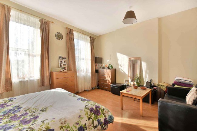 280 Kilburn High Road, London NW6 2BY 21