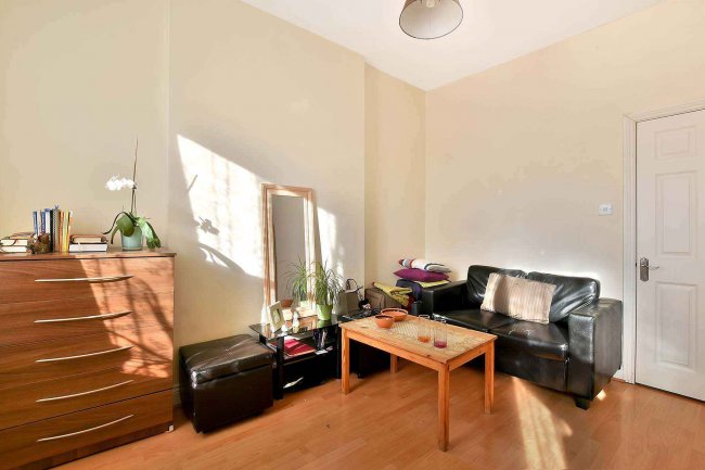 280 Kilburn High Road, London NW6 2BY 21