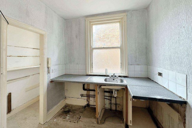 Flat 2, 5 Highfield, Scarborough YO12 4AW 2