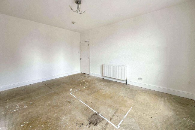 Flat 2, 5 Highfield, Scarborough YO12 4AW 2