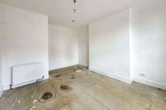 Flat 2, 5 Highfield, Scarborough YO12 4AW 2