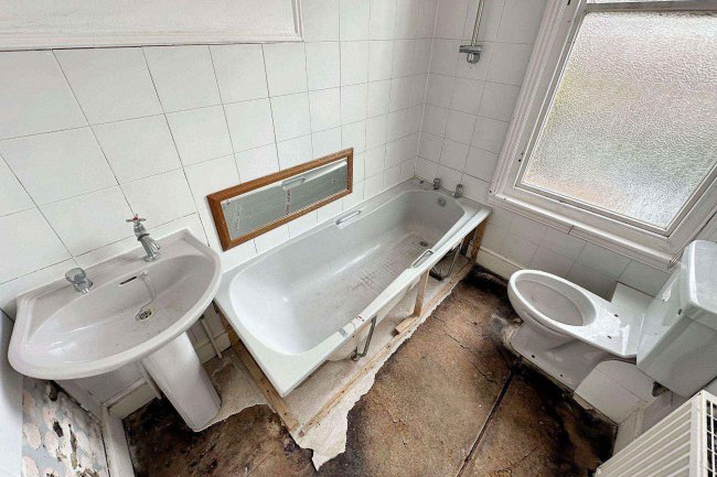 Flat 2, 5 Highfield, Scarborough YO12 4AW 2