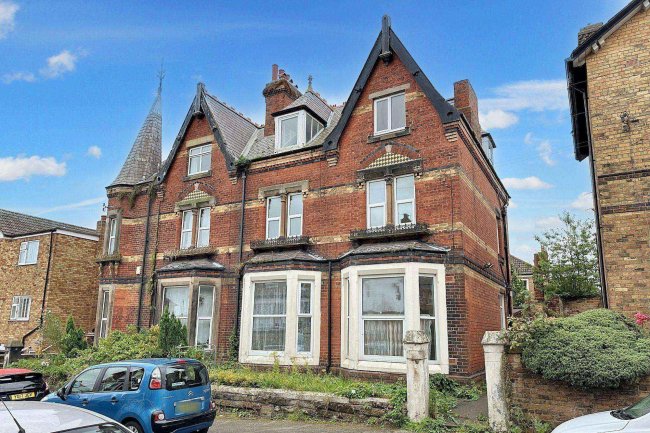 Flat 2, 5 Highfield, Scarborough YO12 4AW 2