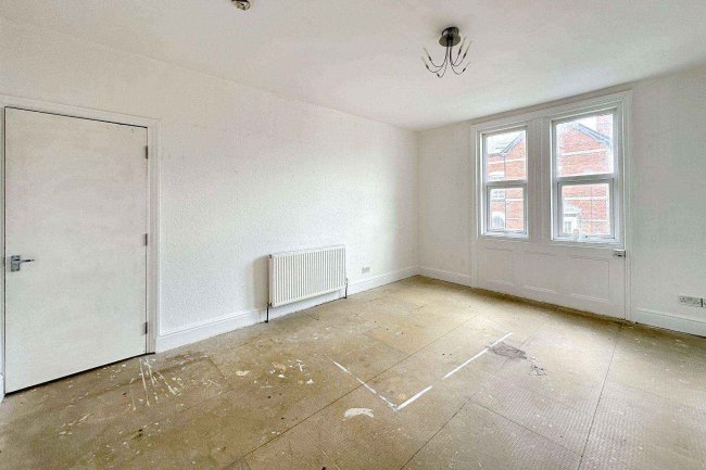 Flat 2, 5 Highfield, Scarborough YO12 4AW 2