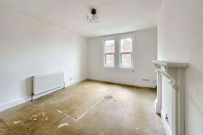 Flat 2, 5 Highfield, Scarborough YO12 4AW 2