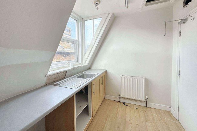 Flat 3, 5 Highfield, Scarborough YO12 4AW 3