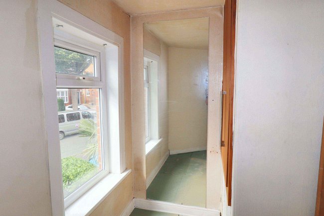 84 Oakwood Avenue, Wakefield, WF2 9JU 10