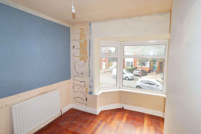 84 Oakwood Avenue, Wakefield, WF2 9JU 10