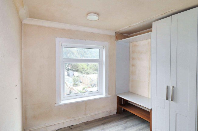 84 Oakwood Avenue, Wakefield, WF2 9JU 10