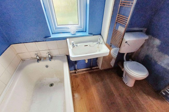 23 Empress Drive, Leigh, WN7 2UN 5