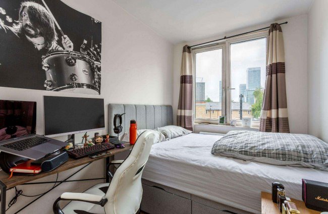 102 Three Colt Street, Dundee Wharf, London E14 8AZ 3