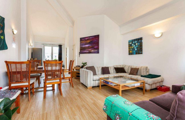 102 Three Colt Street, Dundee Wharf, London E14 8AZ 3