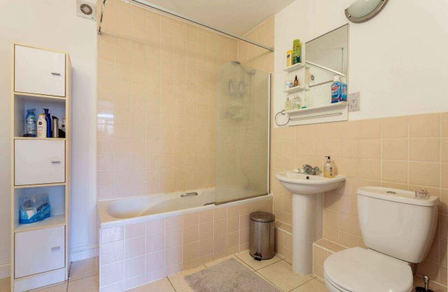 102 Three Colt Street, Dundee Wharf, London E14 8AZ 3