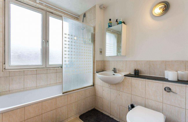 102 Three Colt Street, Dundee Wharf, London E14 8AZ 3