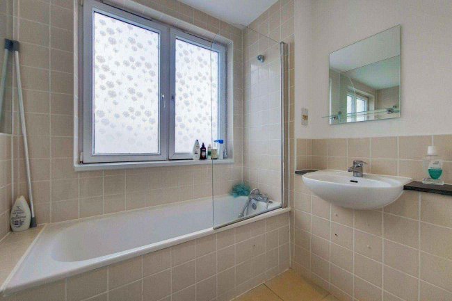 106 Three Colt Street, Dundee Wharf, London E14 8AZ 1