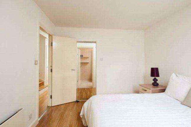 108 Three Colt Street, Dundee Wharf, London E14 8AZ 7