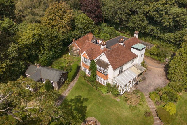 Broadhurst Wood, Redbridge Lane, Balcombe RH17 6PP 9