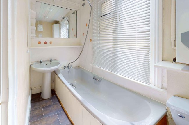 Broadhurst Wood, Redbridge Lane, Balcombe RH17 6PP 9