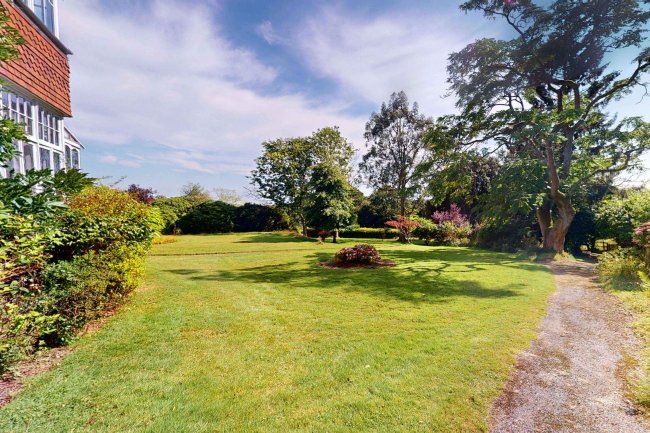 Broadhurst Wood, Redbridge Lane, Balcombe RH17 6PP 9