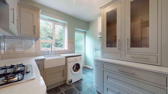 12 Hamilton Court, Hamilton Road, London, W5 2EJ 1