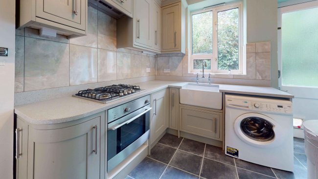 12 Hamilton Court, Hamilton Road, London, W5 2EJ 1