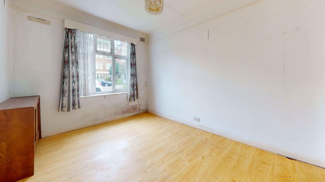 12 Hamilton Court, Hamilton Road, London, W5 2EJ 1