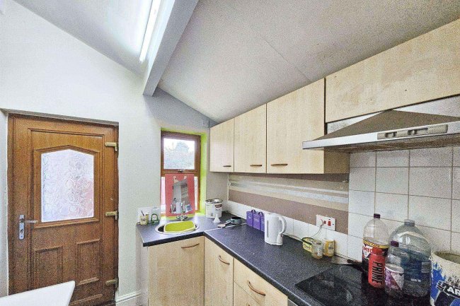 563 Halliwell Road, Bolton, BL1 8DB 8