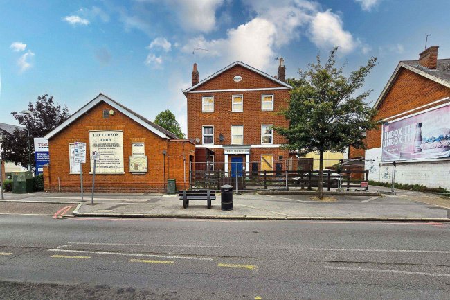 Curzon Club, 362 Oxford Road, Reading, Berkshire, RG30 1AQ 8