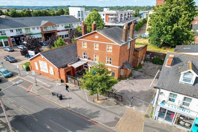 Curzon Club, 362 Oxford Road, Reading, Berkshire, RG30 1AQ 8