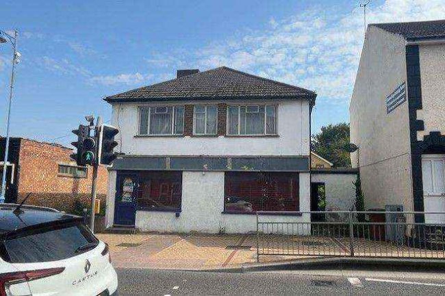 49 Luton High Street, Chatham, Kent ME5 7LP 10