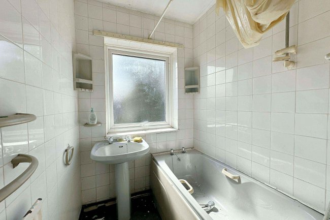 14 Bideford Road, Newcastle Upon Tyne, Tyne And Wear, NE3 4UQ 8