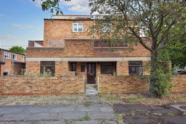 17 Pincey Mead, Pitsea, Basildon, SS13 3EW 3